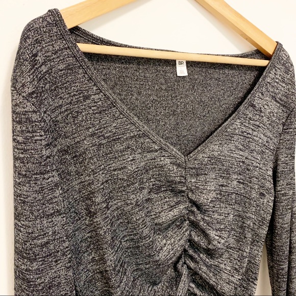 Nordstrom BP Long Sleeve V Neck Ruched Crop Top L - Picture 4 of 7